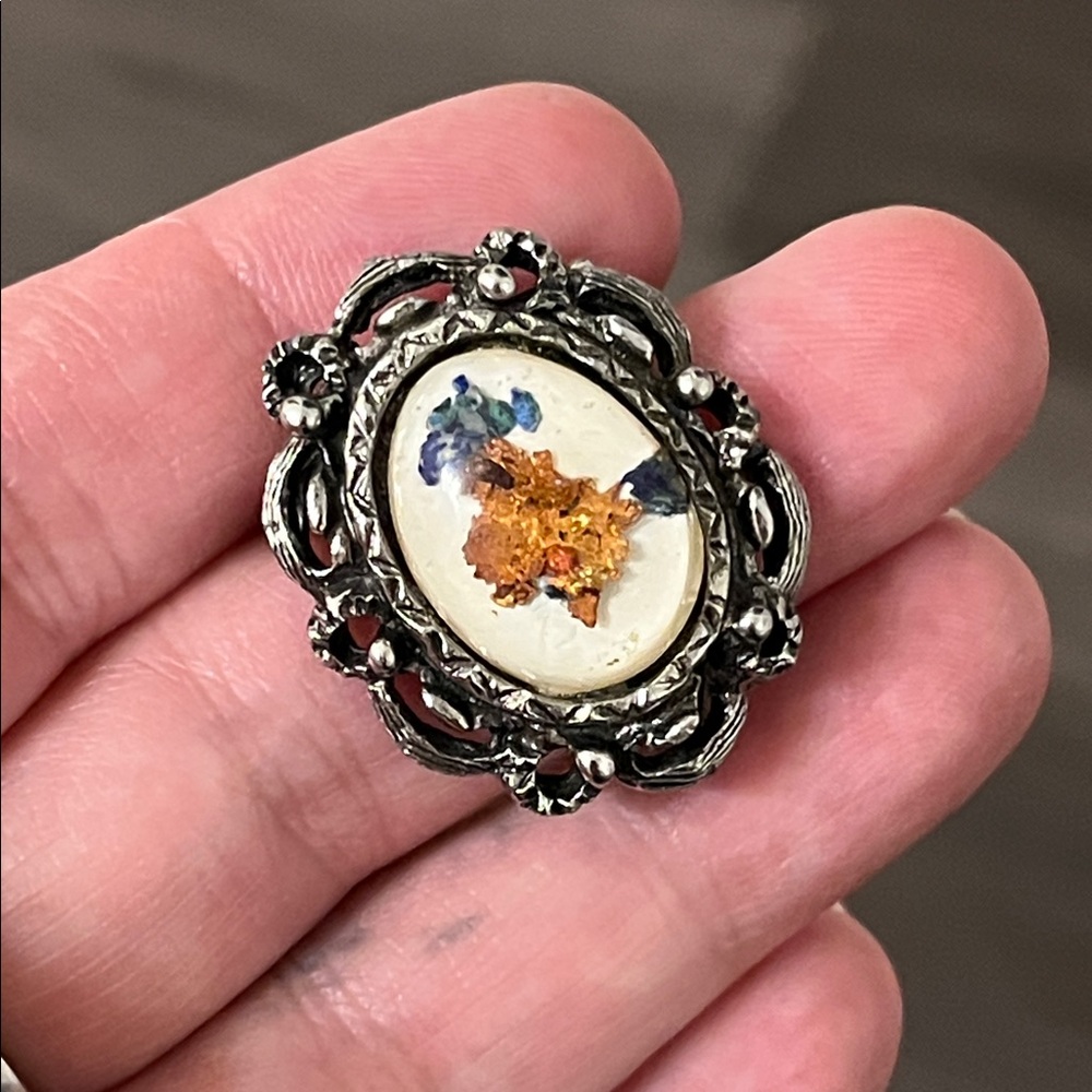 Vintage Ceramic Glazed Cameo Brooch - Picture 5 of 7